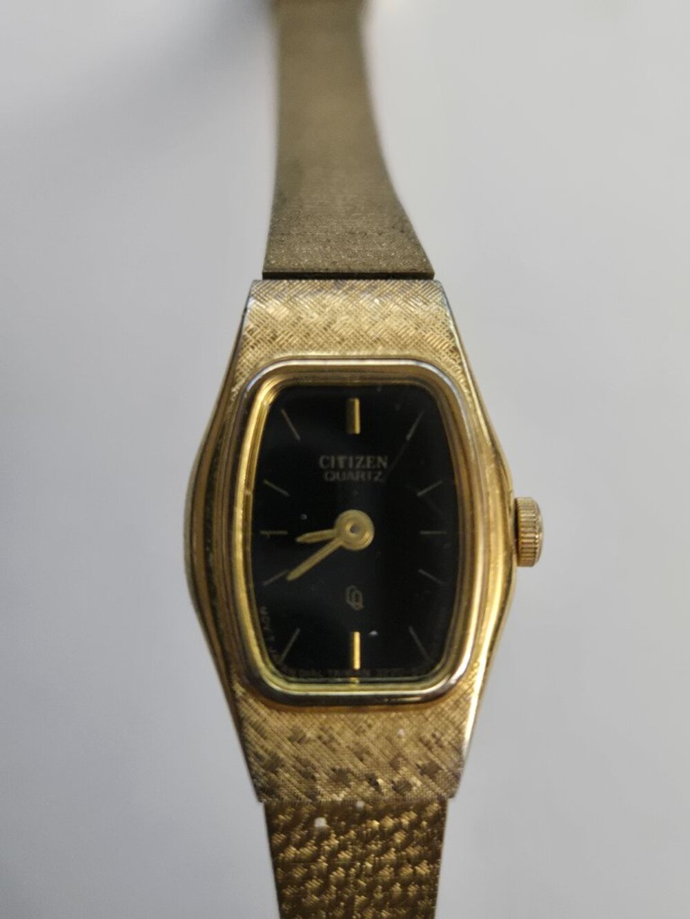 1990 Citizen model 3220-S11316 SMW Womens Gold Watch